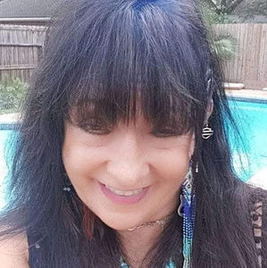 Meet your Posher, Connie